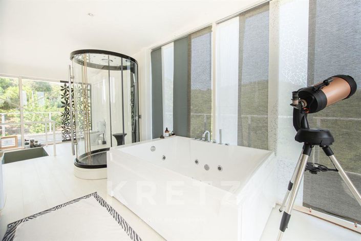 Image No.11-5 Bed House for sale