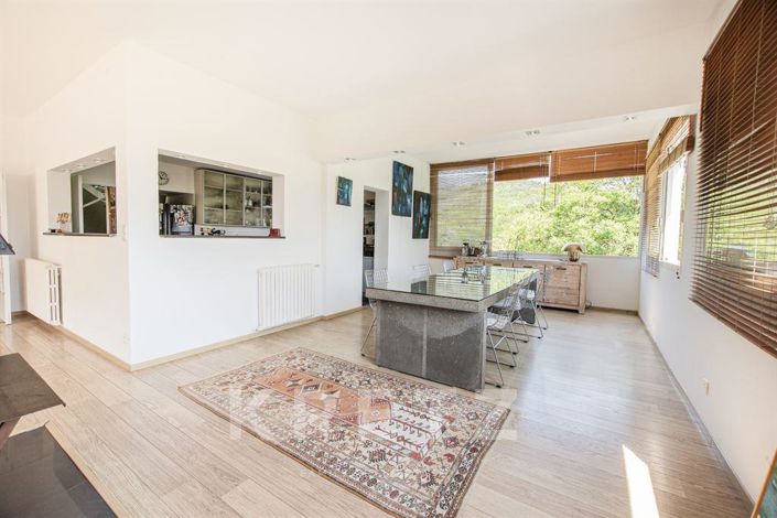 Image No.3-5 Bed House for sale