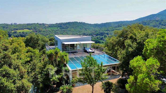 Image No.8-5 Bed House for sale