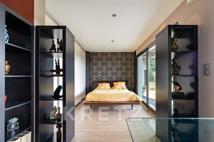 Image No.14-4 Bed House for sale