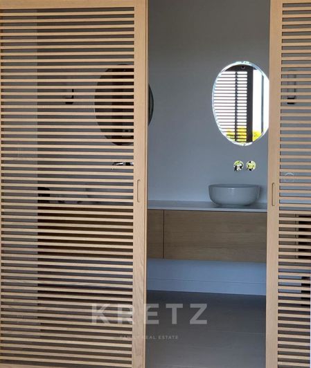 Image No.6-5 Bed Property for sale