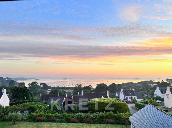 Image No.8-5 Bed Property for sale