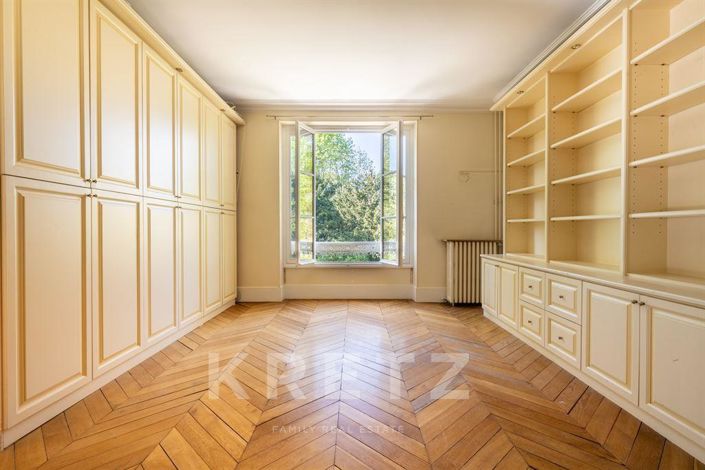 Image No.11-7 Bed House for sale