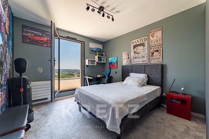 Image No.13-6 Bed House for sale