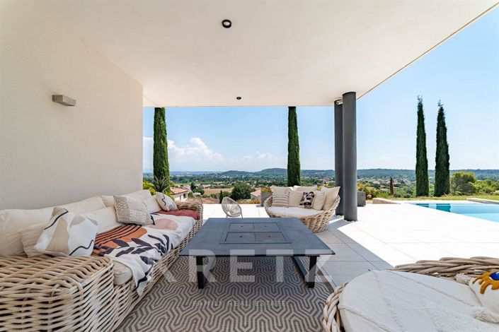 Image No.19-6 Bed House for sale