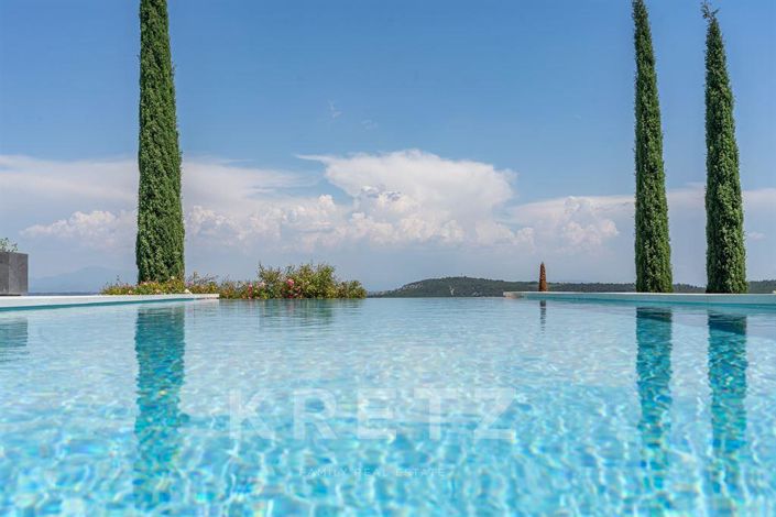 Image No.2-6 Bed House for sale