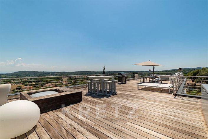 Image No.20-6 Bed House for sale