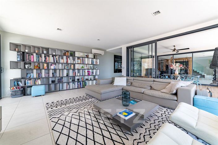 Image No.4-6 Bed House for sale