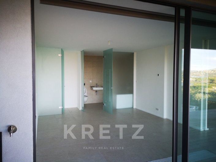 Image No.12-3 Bed Apartment for sale