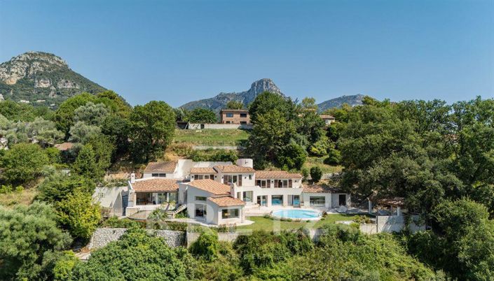 Image No.1-5 Bed Property for sale