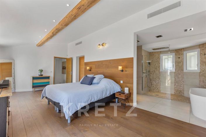 Image No.13-5 Bed Property for sale