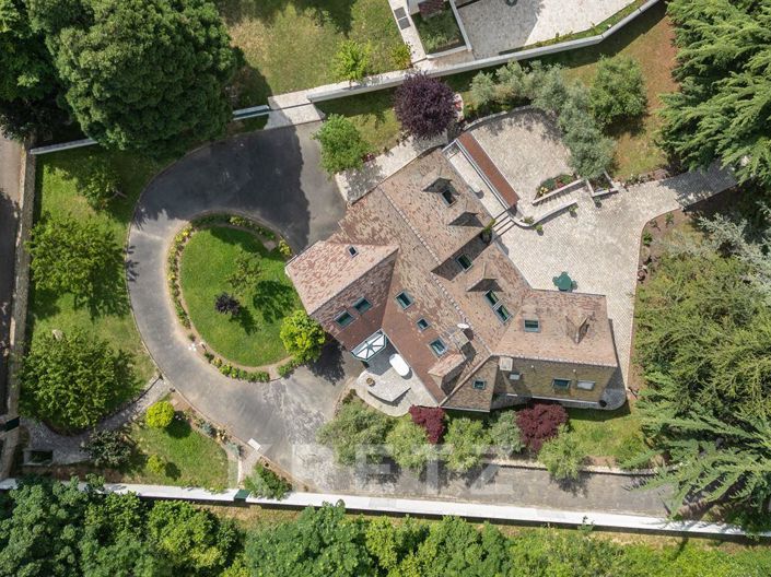 Image No.1-5 Bed House for sale