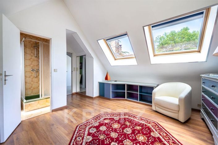 Image No.12-5 Bed House for sale