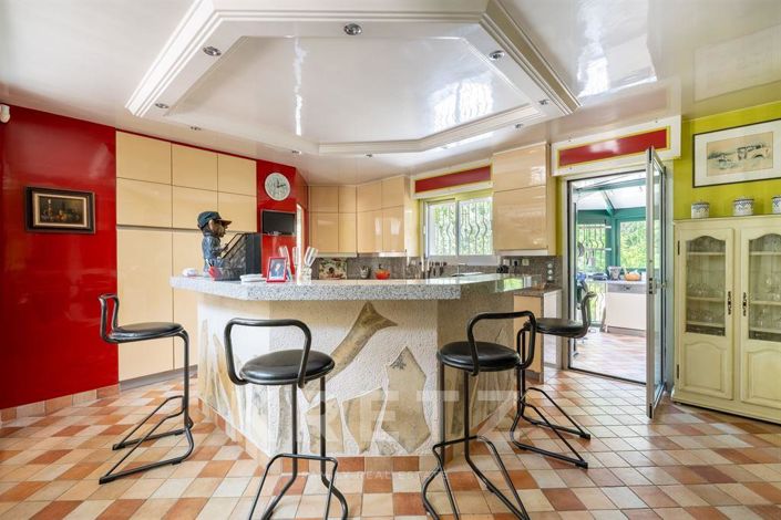 Image No.4-5 Bed House for sale