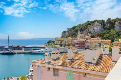 5 Bed Apartment for sale