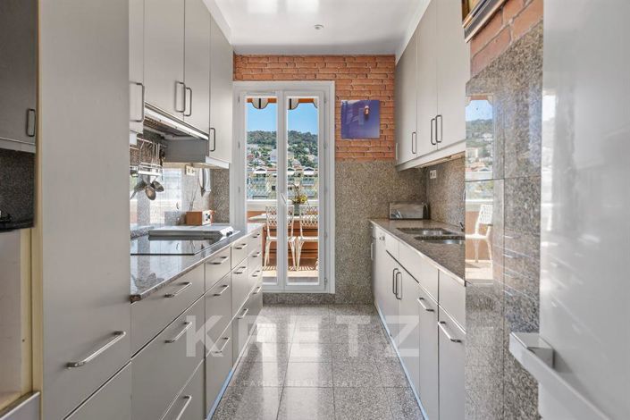 Image No.10-5 Bed Apartment for sale