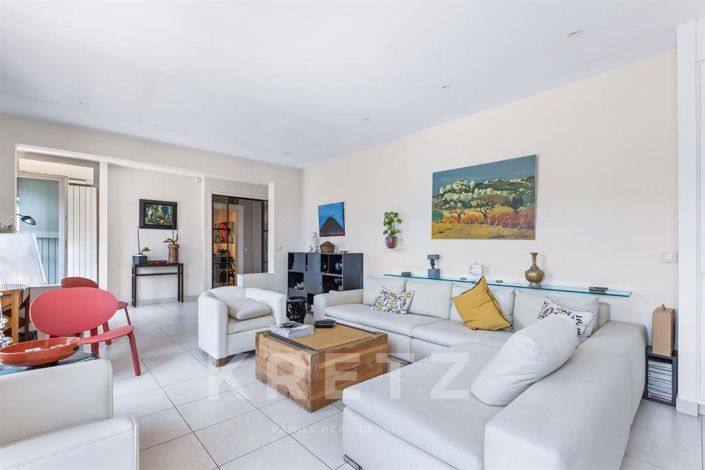 Image No.6-5 Bed Apartment for sale