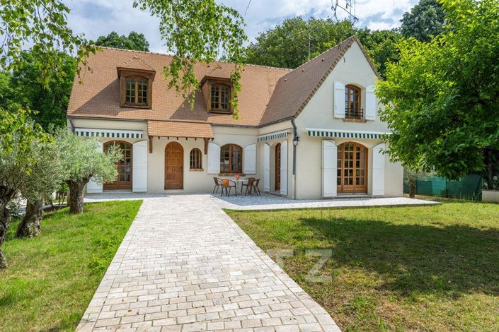 Image No.1-5 Bed House for sale