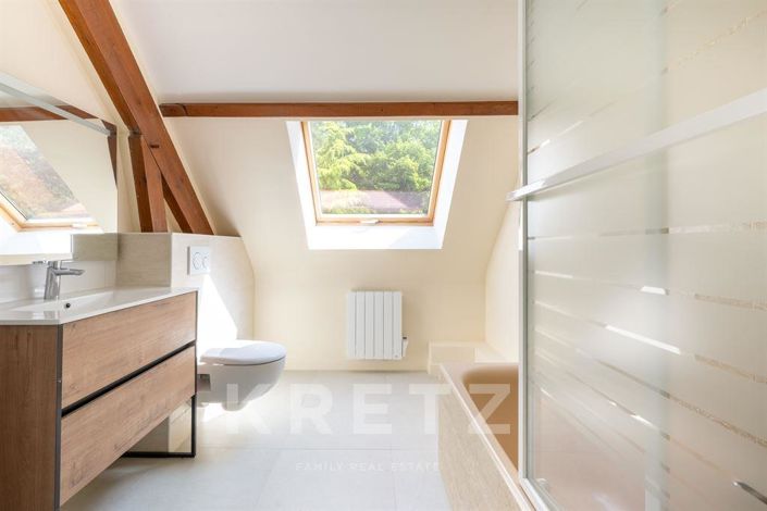 Image No.12-5 Bed House for sale