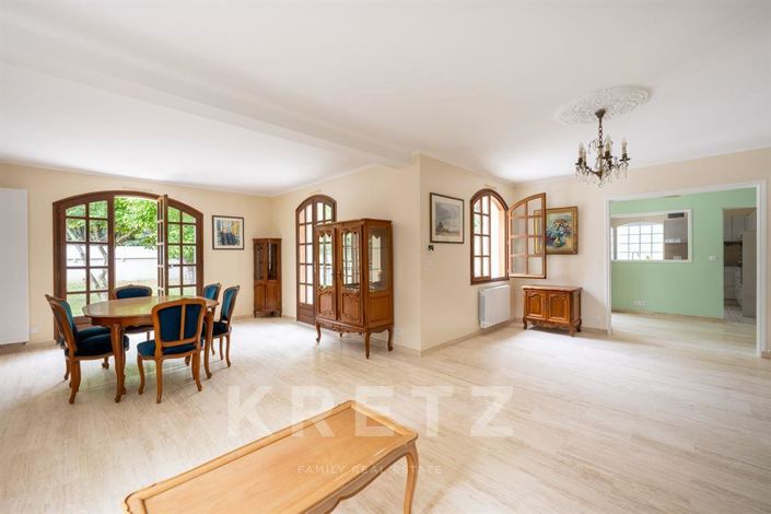 Image No.4-5 Bed House for sale