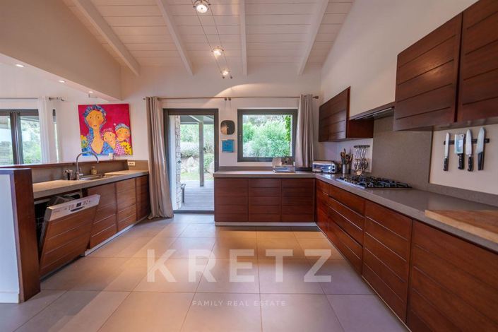 Image No.10-5 Bed House for sale