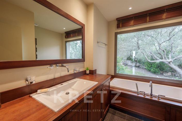 Image No.11-5 Bed House for sale