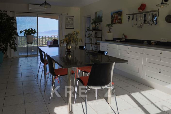 Image No.11-10 Bed House for sale