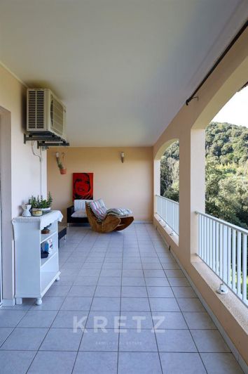 Image No.17-10 Bed House for sale