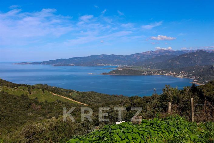 Image No.3-10 Bed House for sale