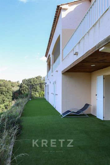 Image No.7-10 Bed House for sale