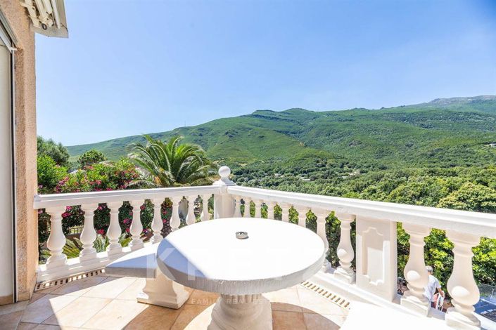 Image No.10-5 Bed House for sale