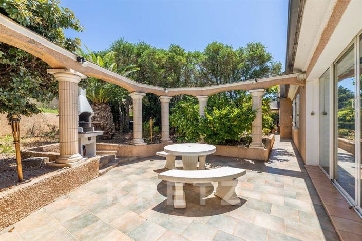 Image No.12-5 Bed House for sale