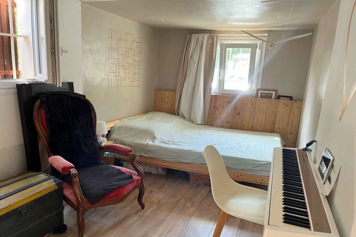 Image No.8-3 Bed House for sale