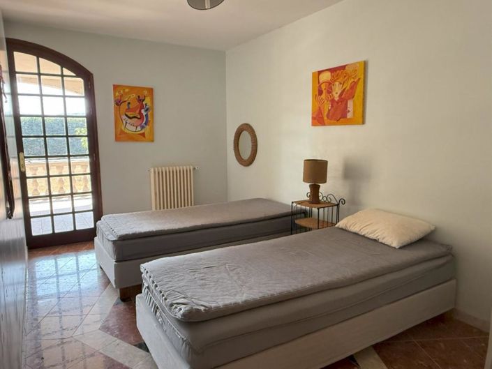 Image No.12-7 Bed House for sale