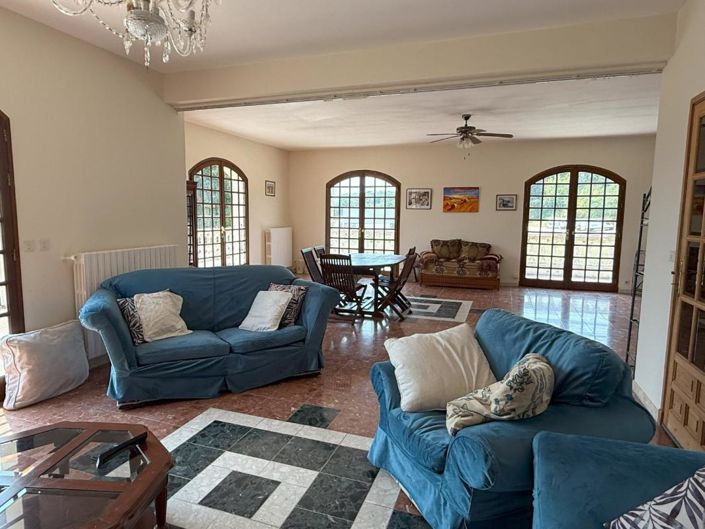 Image No.4-7 Bed House for sale