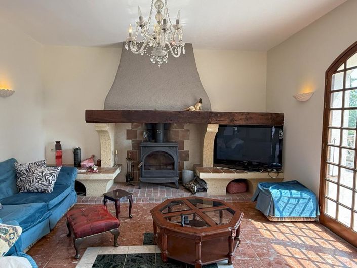 Image No.5-7 Bed House for sale