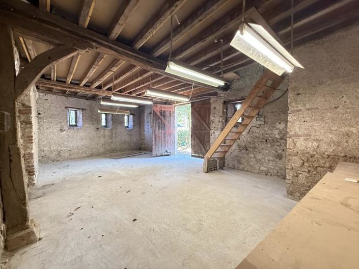 Image No.17-7 Bed House for sale