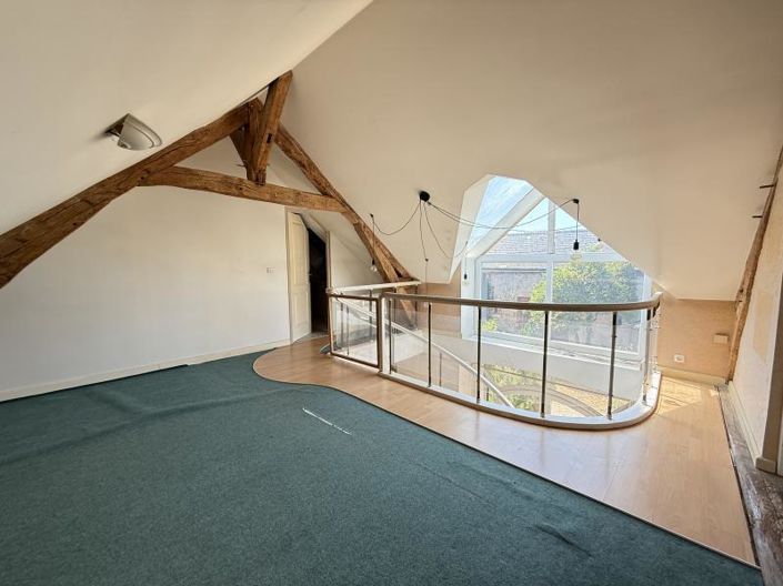 Image No.7-7 Bed House for sale