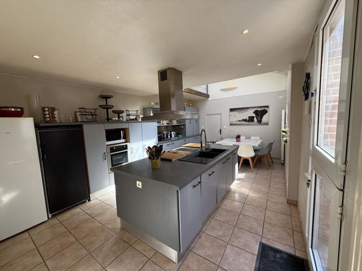 Image No.7-4 Bed House for sale