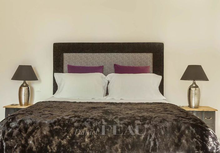 Image No.12-5 Bed House for sale