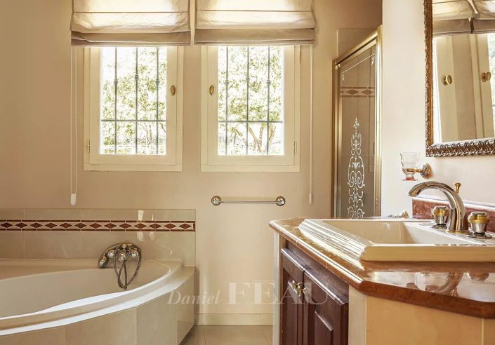 Image No.13-5 Bed House for sale