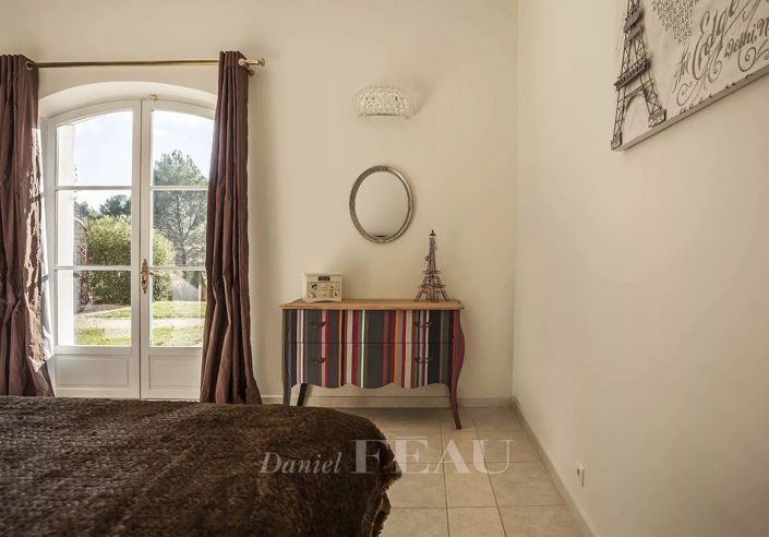 Image No.15-5 Bed House for sale