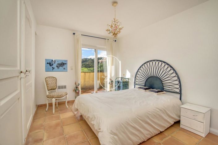 Image No.5-3 Bed House for sale