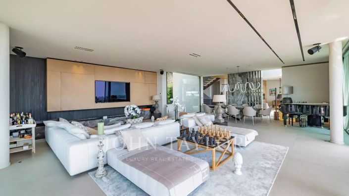 Image No.10-5 Bed House for sale