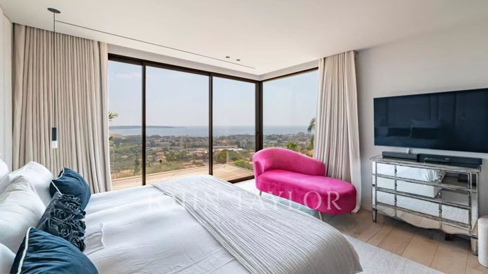 Image No.13-5 Bed House for sale