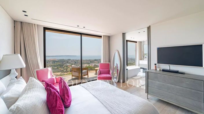 Image No.15-5 Bed House for sale