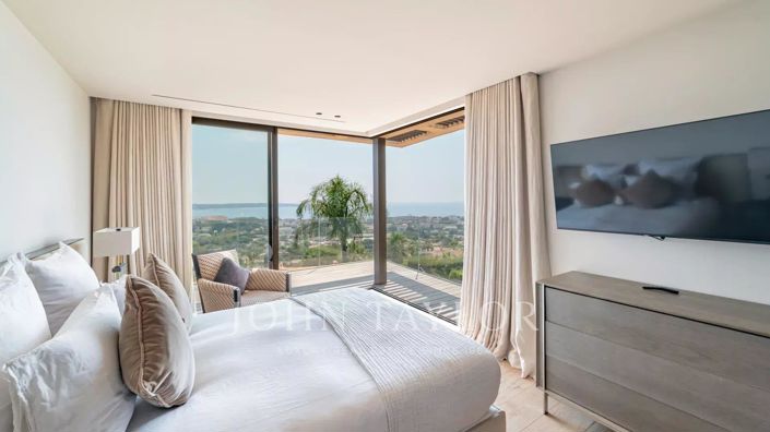 Image No.17-5 Bed House for sale