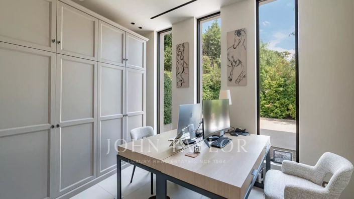 Image No.18-5 Bed House for sale