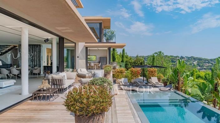 Image No.5-5 Bed House for sale