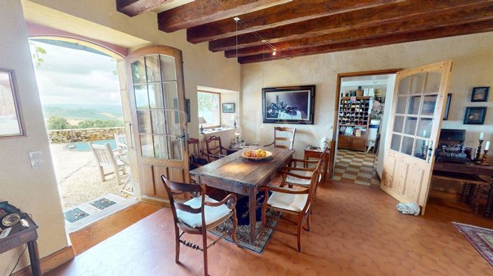 Image No.12-5 Bed Property for sale